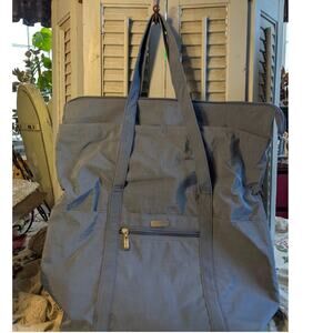 Baggallini double strapped nylon travel tote bag